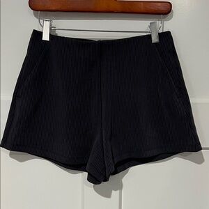 Lululemon Black Ribbed Softstream High Rise Women's Shorts Sz 6